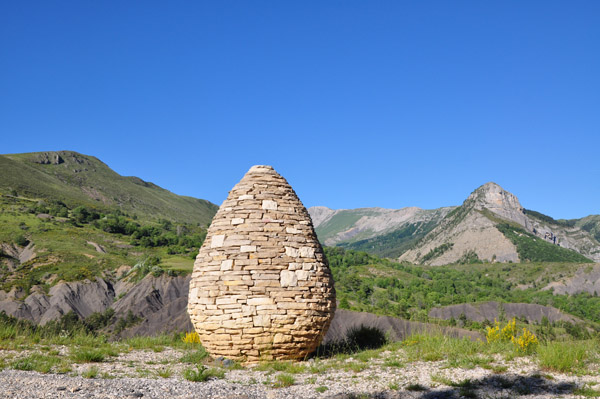 Refuge d'Art Andy Goldsworthy : Sentinelle à Authon de Andy Goldsworthy