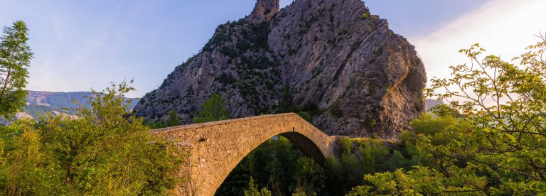 Pont de la reine Jeanne Castellane ©T Verneuil