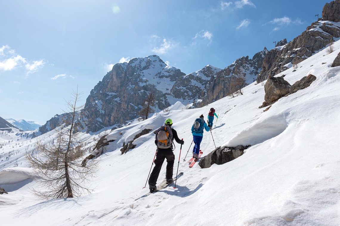 Domaines nordiques : Ski de randonnée freeride au Sauze ©AD04-Raoul Getraud