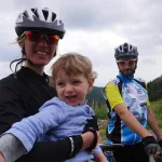 Pauline, Lucas et Antonin à vélo à la montagne de Lure