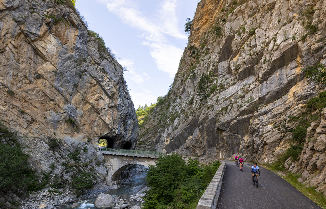 Le Tour Provence Alpes – Vélo Route - Les Clues de Barles ©OT Thibaut VERGOZ