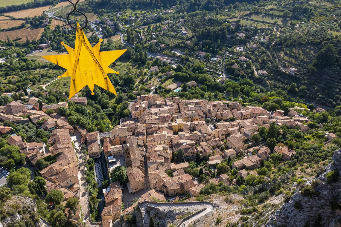 Villes et villages : Moustiers-Sainte-Marie ©VCC04-Thibaut Vergoz